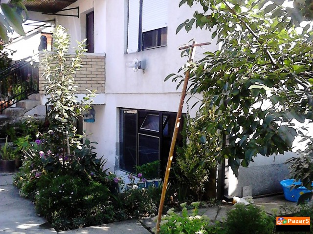 Se Prodava Kuka Vo Lisice (ostrovska)