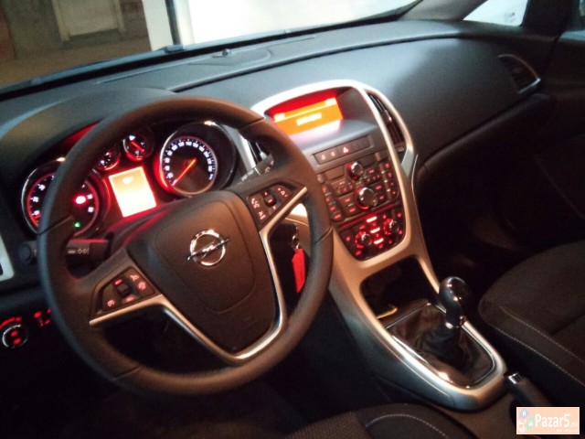 Продавам Opel Astra 1.4 Тurbo 