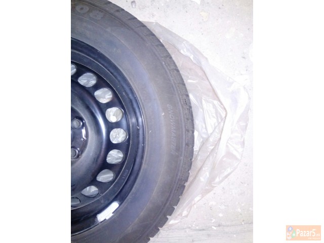 Продавам 4 зимски гуми 195/65/r15 и 4 челични банд