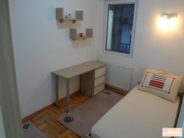 Se Iznajmuva Trosoben Stan Vo Debar Maalo