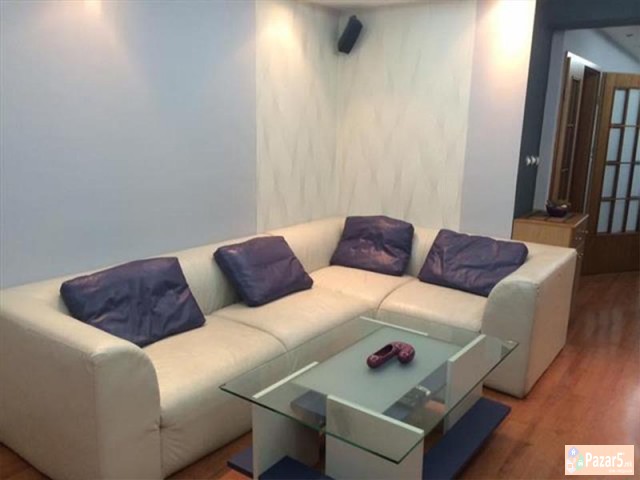 Se Izdava Trosoben Stan Vo Aerodrom