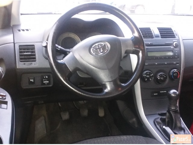 Продавам Тојота Корола