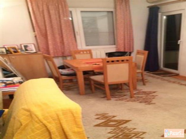 Se Izdava Trosoben Stan Vo Micurin