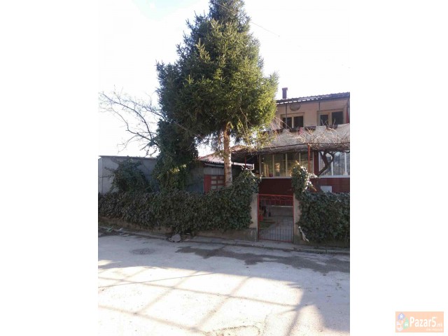 Се продава куќа во Бутел