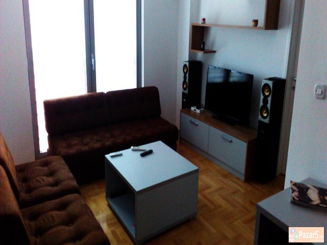 Se Izdava Dvosoben Stan Vo Crnice