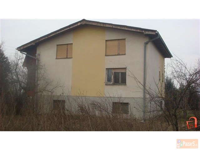 Се продава земјиште и куќа во атарот на с.Ајватовц