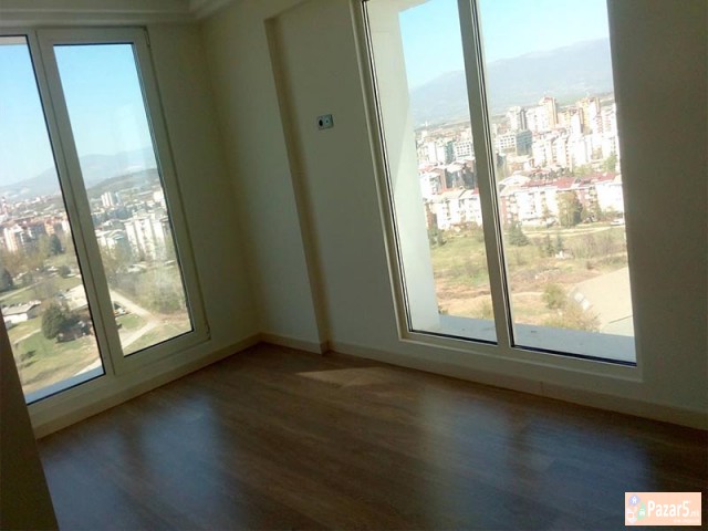 Se Izdava Prazen Trosoben Stan Vo Cevahir