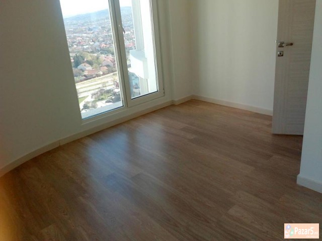 Se Izdava Prazen Trosoben Stan Vo Cevahir