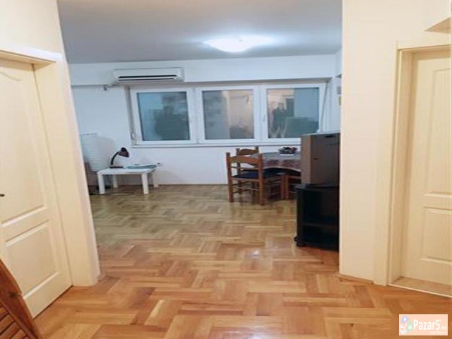 СЕ ИЗДАВА ДВОСОБЕН СТАН НАД ДРЖАВНА БОЛНИЦА