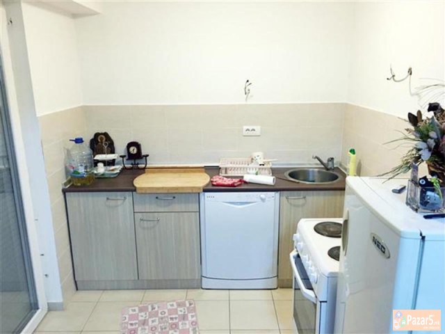 СЕ ИЗДАВА ДВОСОБЕН СТАН НАД ДРЖАВНА БОЛНИЦА