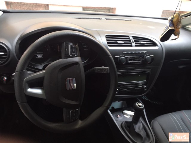 Seat Leon Crn 2012 God Se Prodava Pothitno