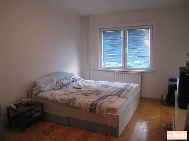 Се продава трособен стан во Хром