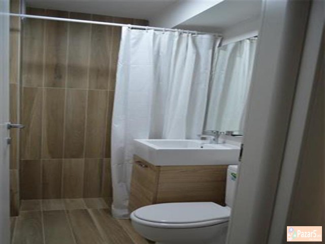 Se Iznajmuva Trosoben Stan Vo Centar