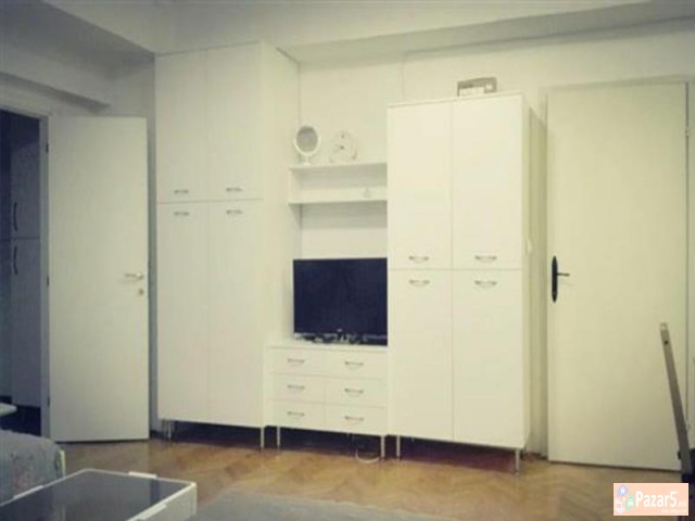 Se Iznajmuva Dvosoben Stan Vo Centar