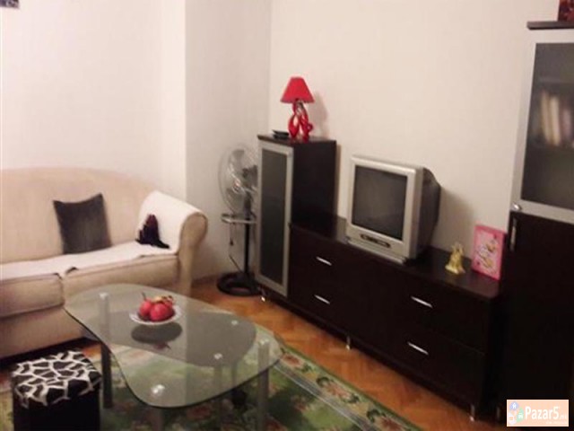 СЕ ИЗДАВА ТРОСОБЕН СТАН ВО АЕРОДРОМ