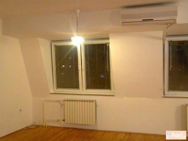 СЕ ИЗДАВА ПРАЗЕН СТАН ЗА КАНЦЕЛАРИИ ВО АЕРОДРОМ