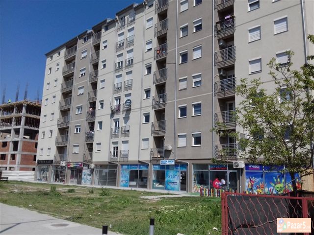 НОВ  СТАН  СО  ПАРКИНГ  МЕСТО