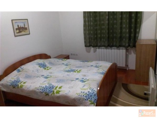 Се изнајмува стан 96м2 во Центар-Дебар Маало