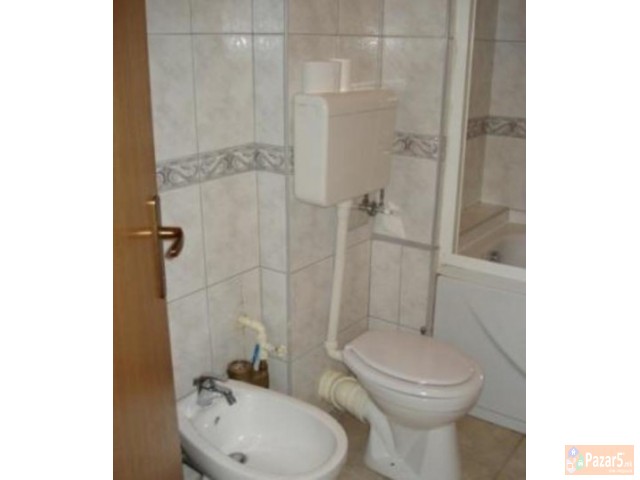 Се изнајмува стан 76м2 во Аеродром-Мичурин