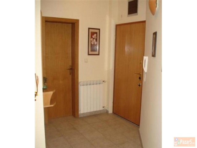 Се изнајмува стан 76м2 во Аеродром-Мичурин