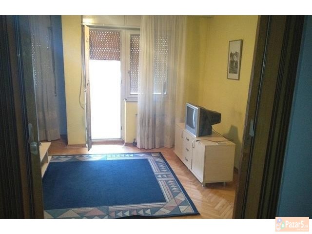 Се изнајмува стан 95м2 во Аеродром