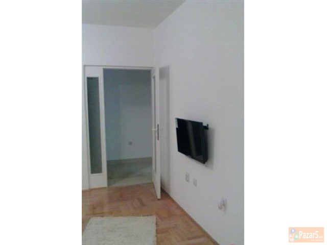 Се изнајмува стан 57м2 во Аеродром