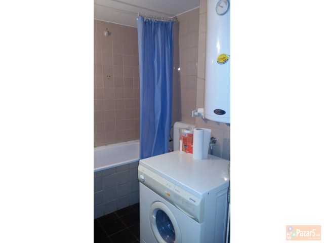 Се изнајмува 60м2 стан до Универзална сала