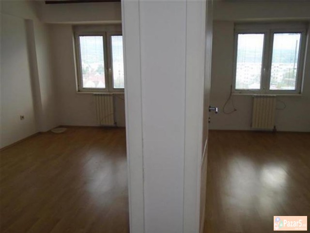 Se Iznajmuva Trosoben Prazen Stan Vo Vlae