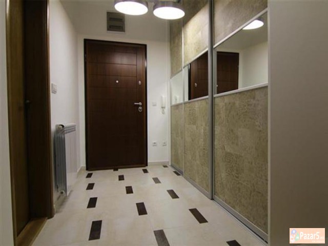 СЕ ИЗДАВА НОВ ЧЕТИРИСОБЕН СТАН НА ВОДНО