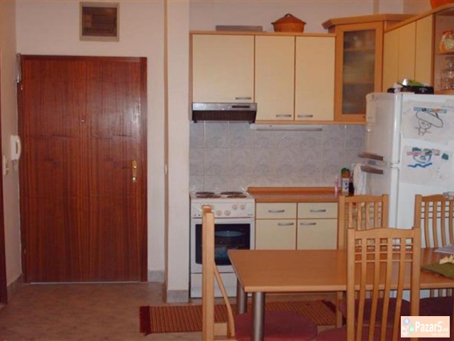 СЕ ИЗДАВА ДВОСОБЕН СТАН ВО МИЧУРИН