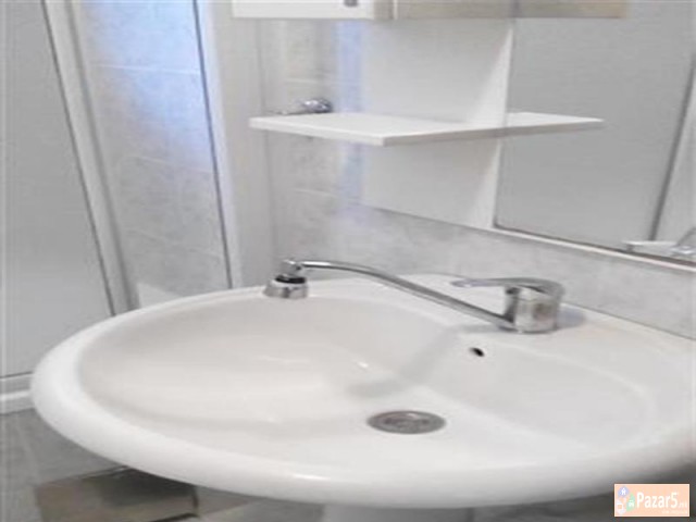 СЕ ИЗДАВА ДВОСОБЕН СТАН КАЈ УНИВЕРЗАЛНА САЛА