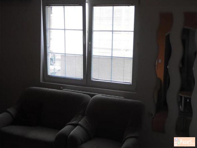 СЕ ИЗДАВА ДВОСОБЕН СТАН КАЈ УНИВЕРЗАЛНА САЛА