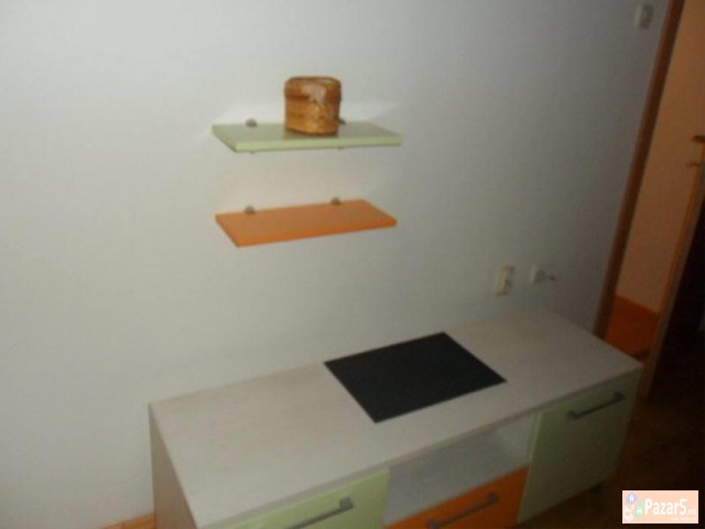 СЕ ИЗДАВА ДВОСОБЕН СТАН ВО КИСЕЛА ВОДА