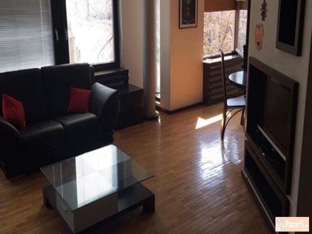 СЕ ИЗДАВА ЧЕТИРИСОБЕН СТАН ВО ЦЕНТАР