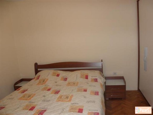 СЕ ИЗДАВА ТРОСОБЕН СТАН ВО ЦЕНТАР