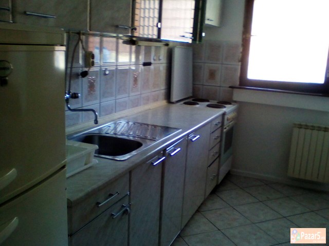 Се изнајмува 67м2 стан во Тафталиџе