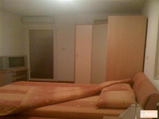 СЕ ИЗДАВА ЧЕТИРИСОБЕН СТАН ВО ЦРНИЧЕ