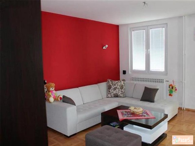 СЕ ИЗДАВА ТРОСОБЕН СТАН ВО АЕРОДРОМ