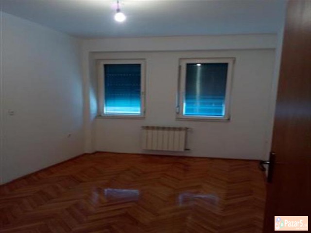 СЕ ИЗДАВА ТРОСОБЕН ПРАЗЕН СТАН ВО ЦЕНТАР ЗА КАНЦЕЛ