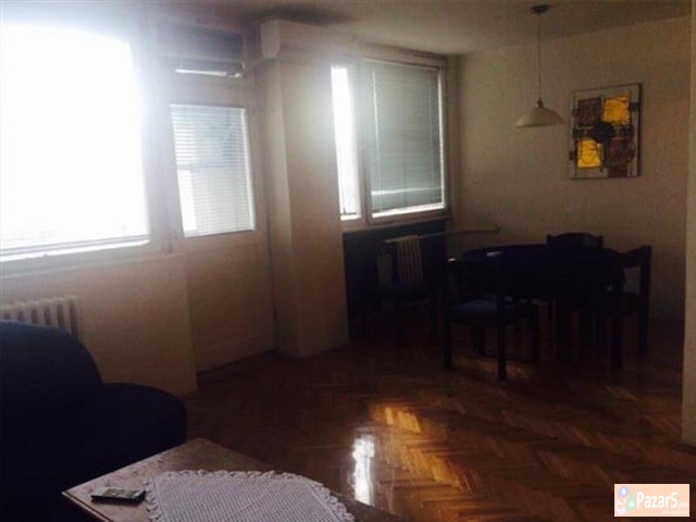 СЕ ИЗДАВА ТРОСОБЕН СТАН ВО ЦЕНТАР