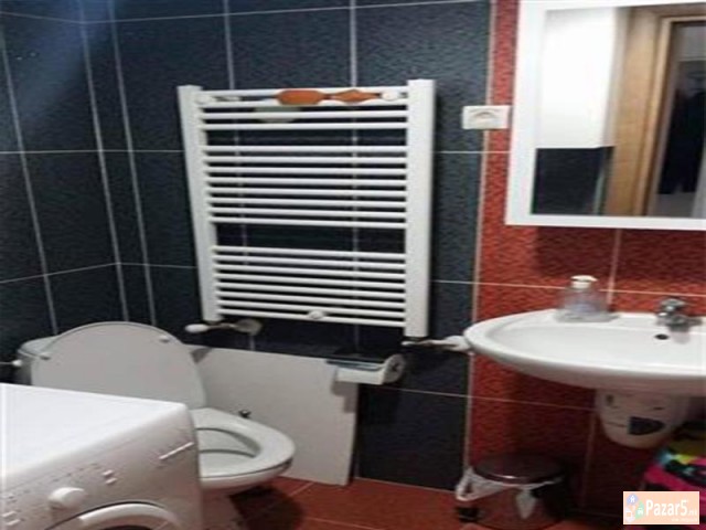 СЕ ИЗДАВА ТРОСОБЕН СТАН ВО АЕРОДРОМ