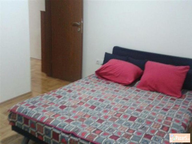 СЕ ИЗДАВА ДВОСОБЕН СТАН ВО ЦЕНТАР