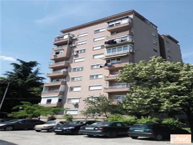 СЕ ИЗДАВА ДВОСОБЕН СТАН ВО КАРПОШ 1