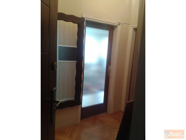 СЕ ИЗДАВА НАМЕСТЕН СТАН ВО МИЧУРИН