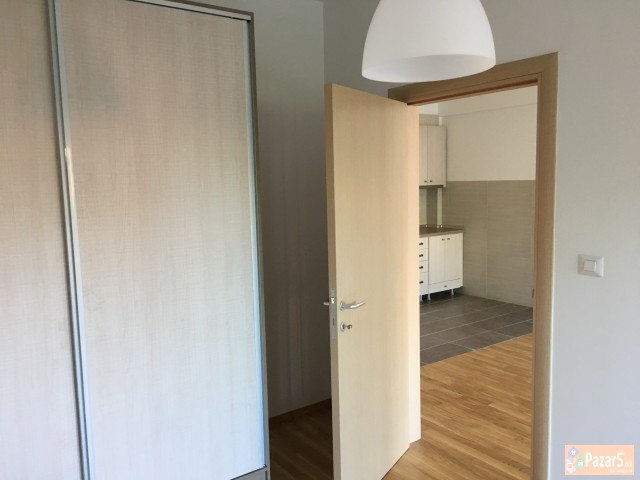 СЕ ИЗДАВА ПРАЗЕН ДВОСОБЕН СТАН КАЈ УНИВЕРЗАЛНА