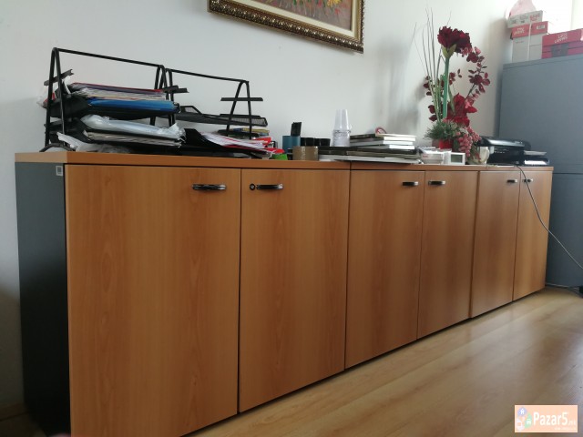 Се продава канцелариски мебел