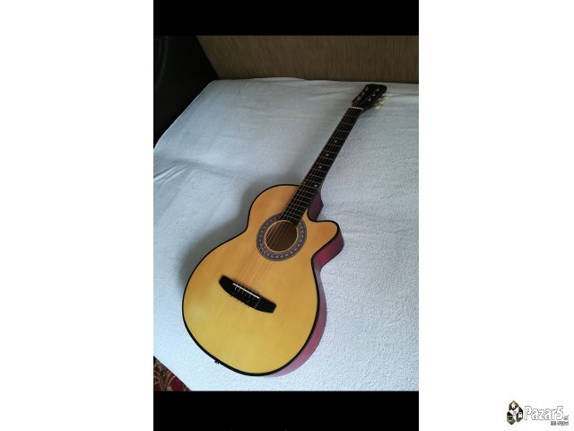 Novi Akusticni Gitari / Gitara