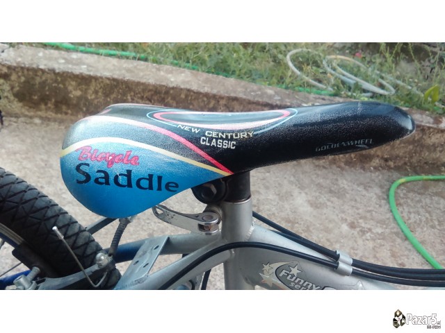 продавам детски велосипед 20'