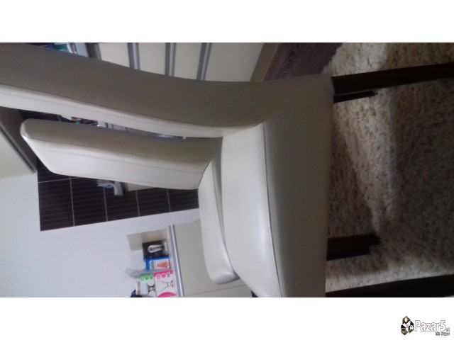 Trpezariska Masa I Stolici