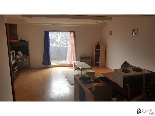 КУЌА ВО СТАКЛАРА 